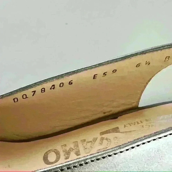 SALVATORE FERRAGAMO GREY LEATHER SLINGBACK KITTY HEEL OPEN TOE SANDALS 6.5 - Picture 15 of 16